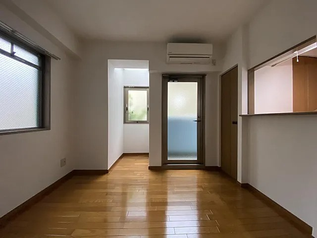 神戸市中央区熊内町４丁目の賃貸マンションの居間・リビング