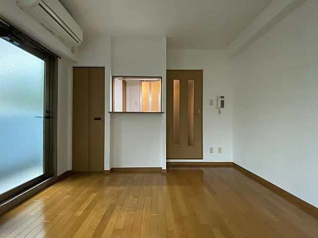 神戸市中央区熊内町４丁目の賃貸マンションの居間・リビング