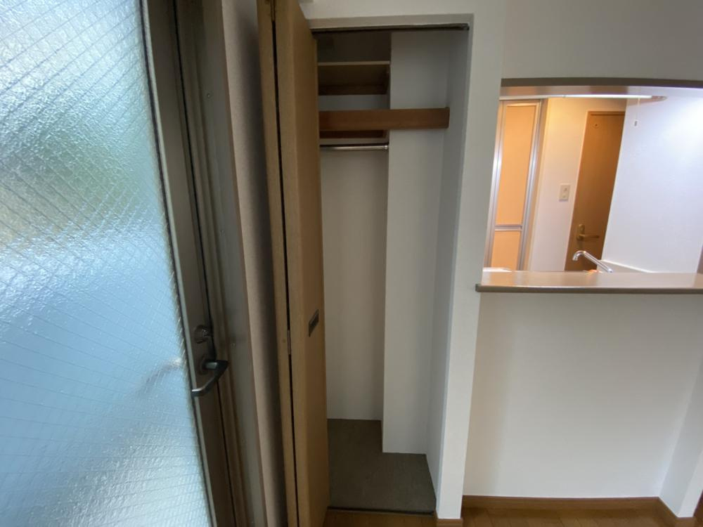 神戸市中央区熊内町４丁目の賃貸マンションの収納
