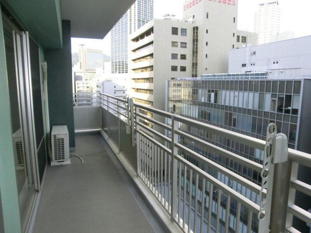 神戸市中央区伊藤町の賃貸マンションのバルコニー