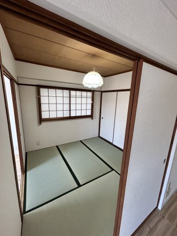 神戸市東灘区住吉南町５丁目の賃貸マンションの居間・リビング