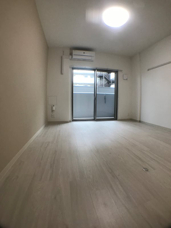 神戸市灘区岩屋中町２丁目の賃貸マンションの居間・リビング