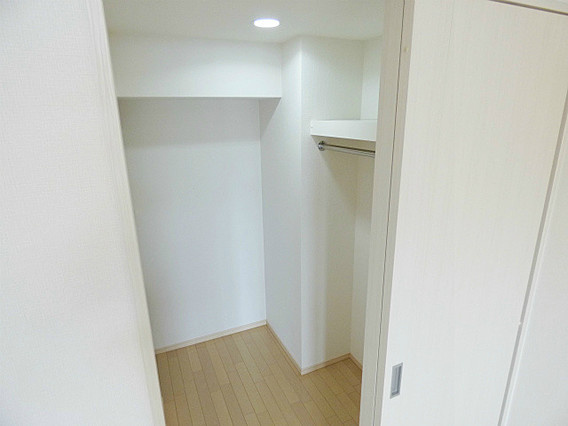 神戸市東灘区深江南町１丁目の賃貸マンションの収納
