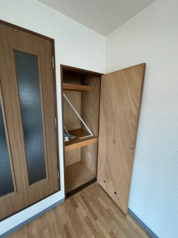 神戸市東灘区本庄町１丁目の賃貸マンションの収納