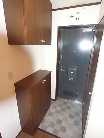 神戸市東灘区森南町１丁目の賃貸マンションの玄関