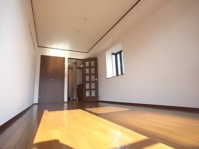 神戸市東灘区森南町１丁目の賃貸マンションの居間・リビング