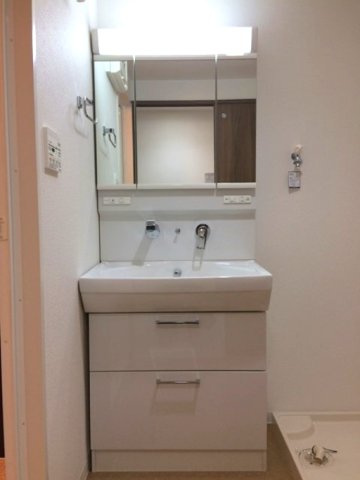 神戸市中央区磯辺通１丁目の賃貸マンションの洗面所