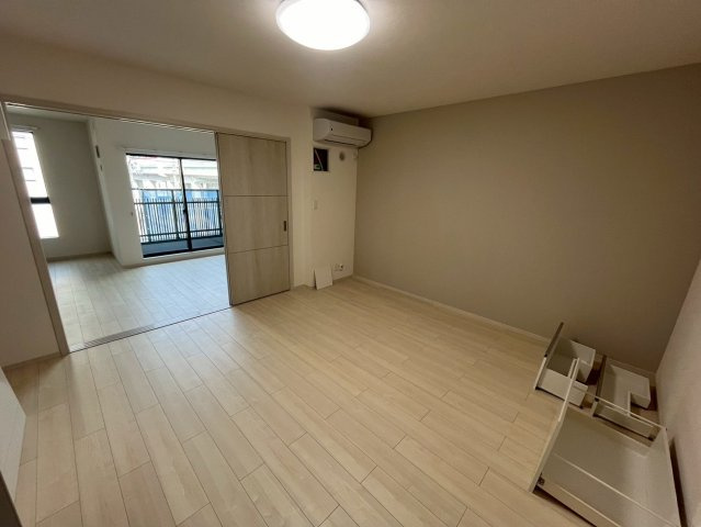 神戸市東灘区深江本町３丁目のアパートの居間・リビング