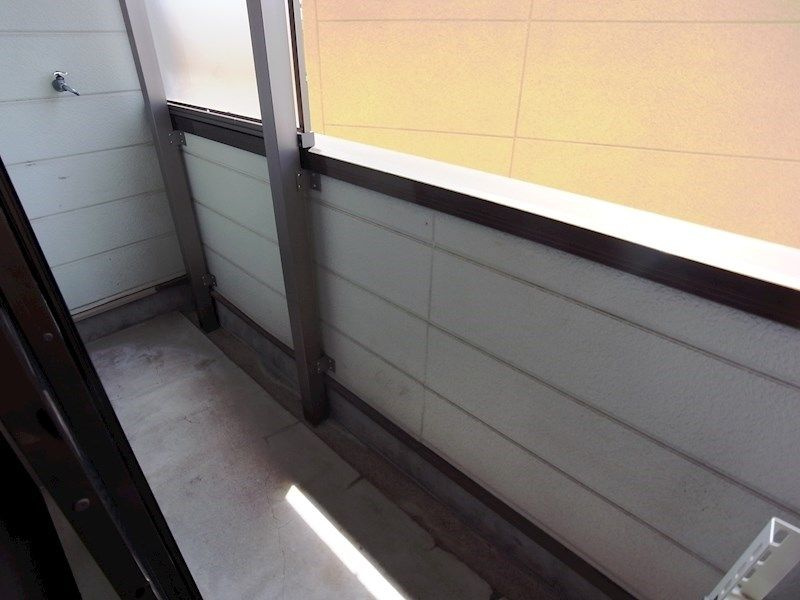 神戸市東灘区御影３丁目のアパートのバルコニー