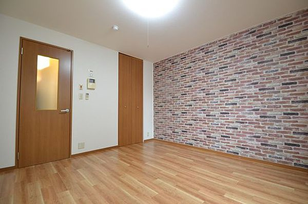 神戸市東灘区本山北町５丁目のアパートの居間・リビング