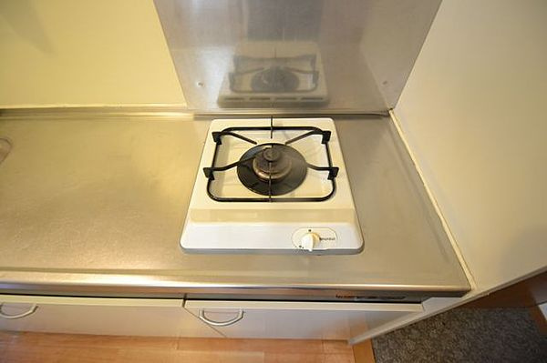 神戸市東灘区本山北町５丁目のアパートのキッチン