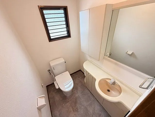 神戸市東灘区深江南町４丁目の賃貸マンションのトイレ