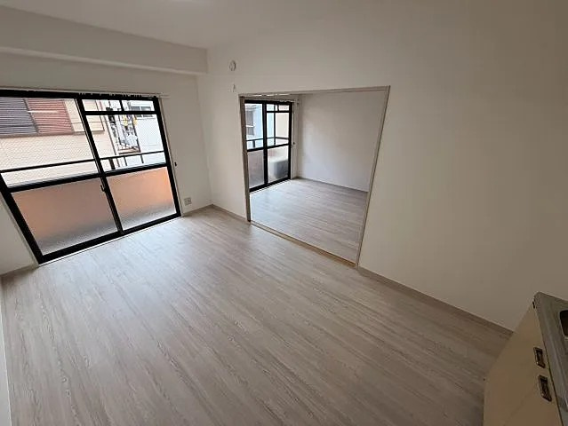 神戸市東灘区深江南町４丁目の賃貸マンションの居間・リビング