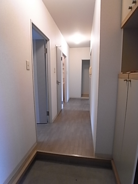 芦屋市川西町のアパートの玄関