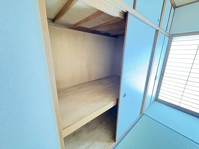 芦屋市平田町の賃貸マンションの収納