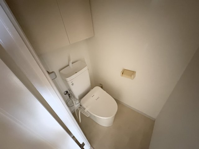 芦屋市平田町の賃貸マンションのトイレ