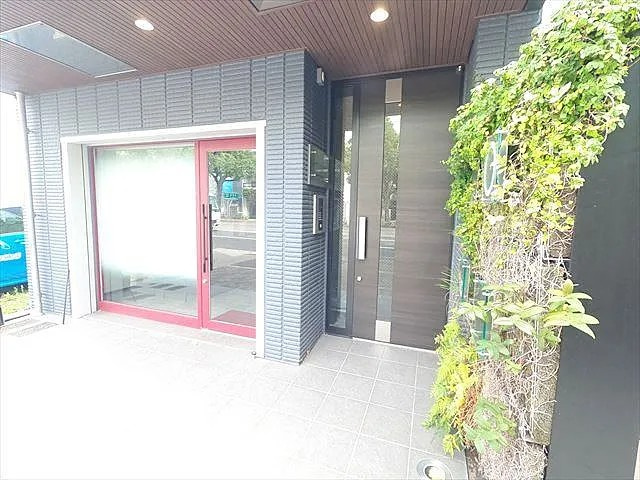 神戸市東灘区住吉本町２丁目の賃貸マンションのエントランス