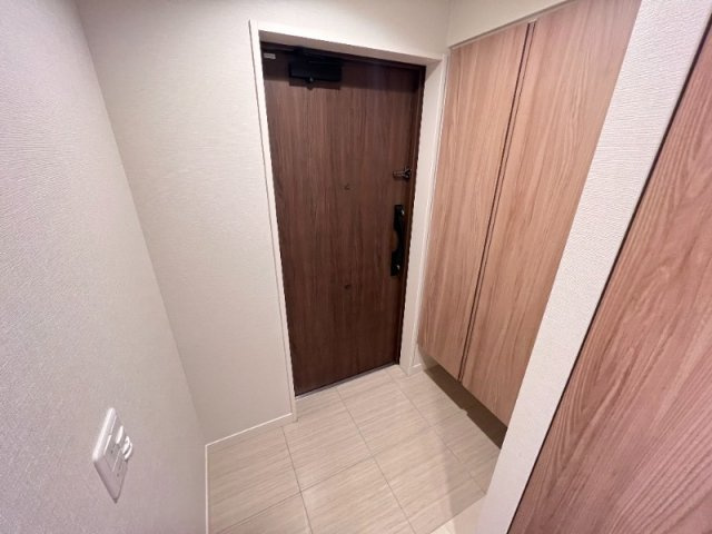 神戸市中央区海岸通１丁目の賃貸マンションの玄関