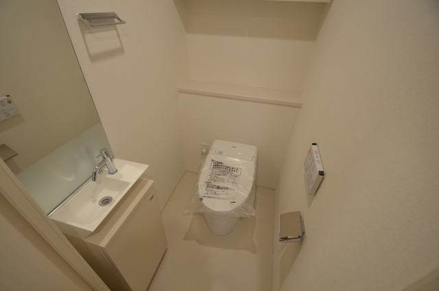 神戸市中央区相生町１丁目の賃貸マンションのトイレ