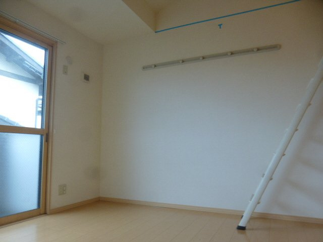 姫路市飾磨区西浜町２丁目のハイツの居間・リビング