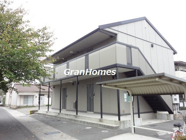 姫路市飾磨区西浜町２丁目のハイツの外観