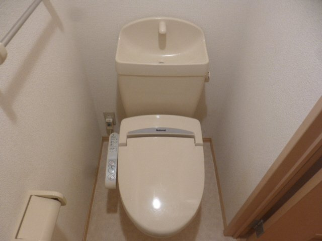 姫路市飾磨区西浜町２丁目のハイツのトイレ