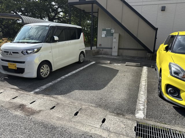 サーフェイス夢前川の駐車場