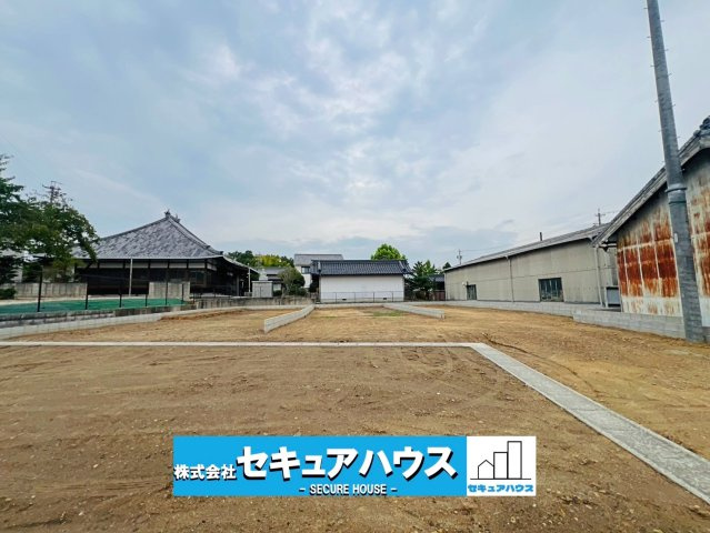 【同施工物件ご案内可能】みよし市福谷町蔵屋敷　全3棟の外観|【現地外観写真】
◆未完成物件のため同施工物件ご案内可能！
◆駐車並列2台可能！オプション工事でカーポート設置などいかがでしょうか。
その他にも、フェンスなどの「オプション工事」もご提案いたします♪　