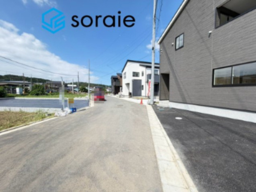 飯能市青木第5　全8棟　新築戸建　クレイドルガーデンの前面道路含む現地写真|8/4　撮影