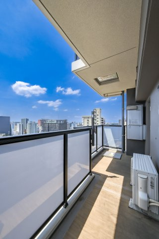 プレサンス ロジェ 金山駅前のバルコニー