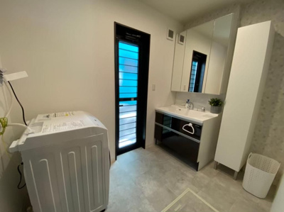  | Ｅｎａｌｅｅ　Ｂａｃｈ　Ｖｉｌｌａ