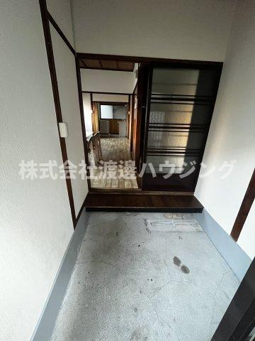 Terrace House NEYAGAWAの玄関