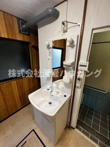 Terrace House NEYAGAWAの洗面所