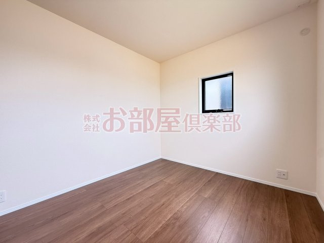マイホームネクスト北野町今山の洋室|落ち着いた色調の洋室です