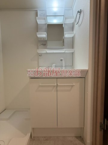 ADC津福の洗面所|明るい洗面所です