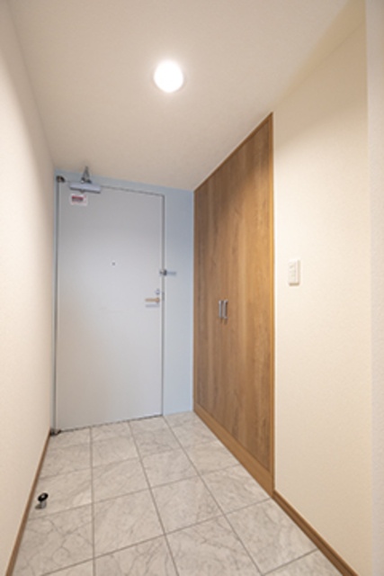 リバー＆タワーの玄関|※写真は同タイプ住戸です。