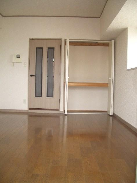 ダイナコート久留米本町の居間・リビング|ゆったりとした居間です