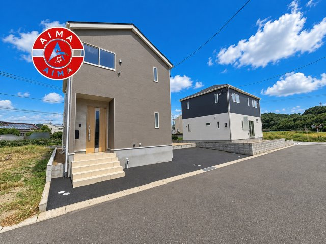 福津市畦町第1-4棟（3号棟）の前面道路含む現地写真|見学の時間などお気軽にお問い合わせ下さい。