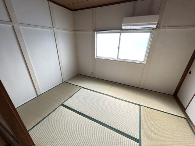 富田林市山中田アパートの寝室