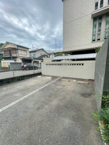 パークヴィラ博多の駐車場