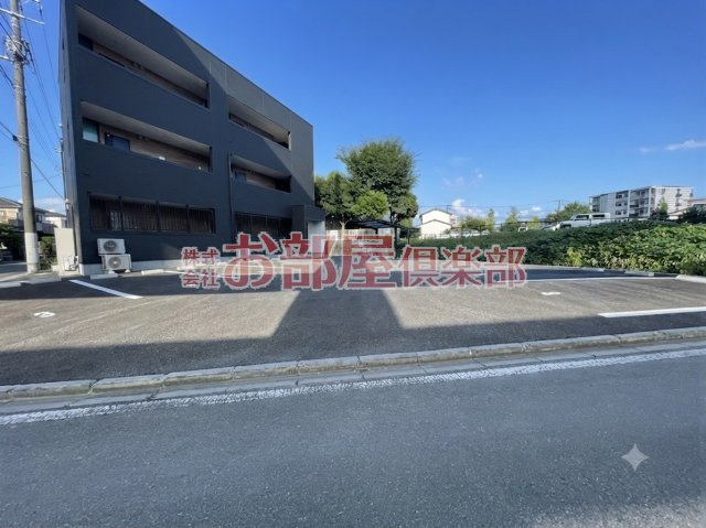 Lluz津福公園の駐車場|カースペースがあります
