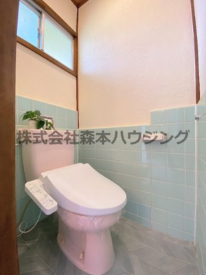 【トイレ】 | 　門真市常盤町24テラスハウス | 落ち着いた色調のトイレです