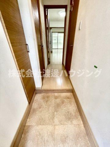 KTIレジデンス江坂の玄関