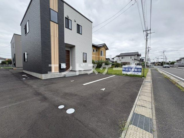 アルファコート六供の駐車場|高崎、前橋のお部屋探しはエンドスケープまで！お客様の理想お聞かせ下さい♪