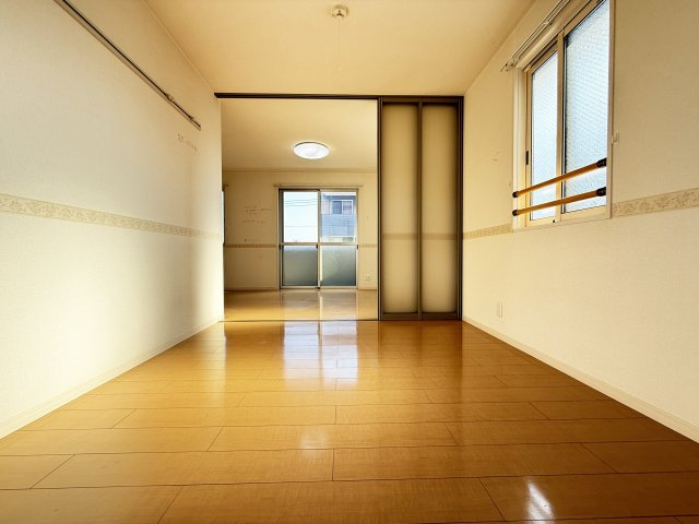 リビングタウン北川添 B棟の内装