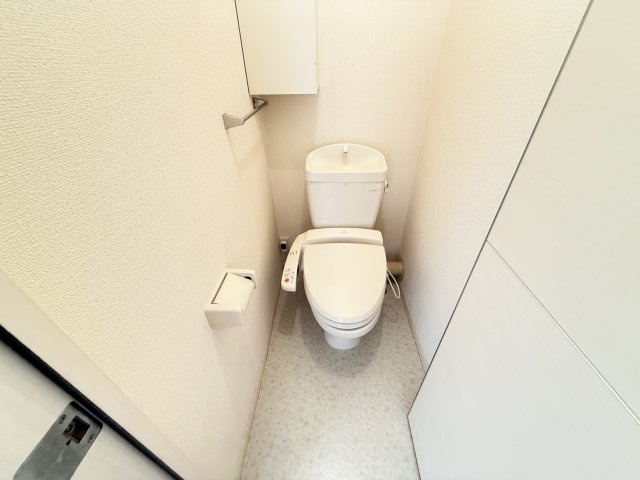 リビングタウン北川添 B棟のトイレ