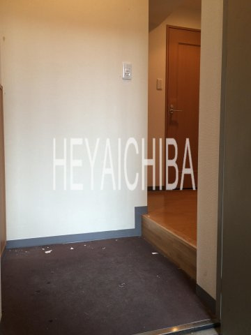 ドゥメゾン戸田の玄関