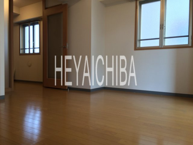 ドゥメゾン戸田の居間・リビング
