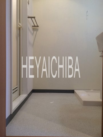 ドゥメゾン戸田の洗面所