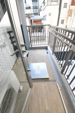 プレサンス堺筋本町ディスティニー　仲介手数料無料のバルコニー